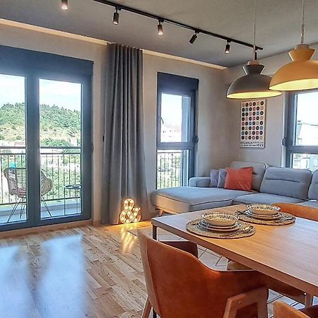 Stylish One Bedroom Apartment Podgorica Luaran gambar