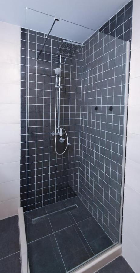 Stylish One Bedroom Apartment Podgorica Luaran gambar