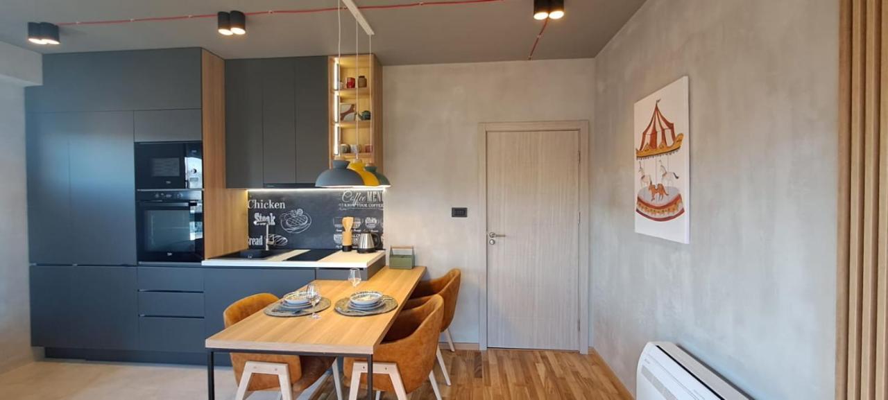 Stylish One Bedroom Apartment Podgorica Luaran gambar